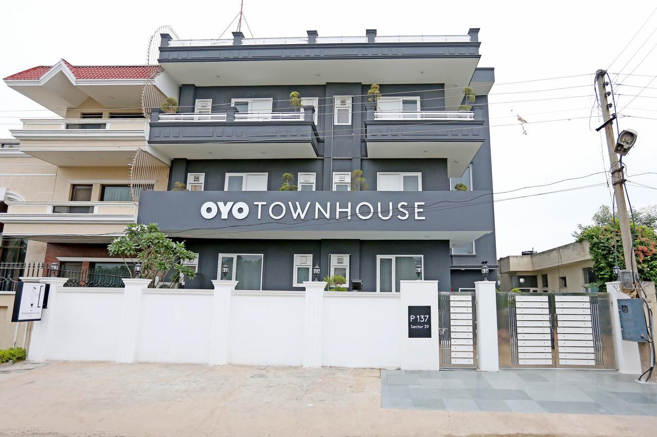 Hotel Oyo Townhouse 018 Medanta Gurgaon Exterior foto