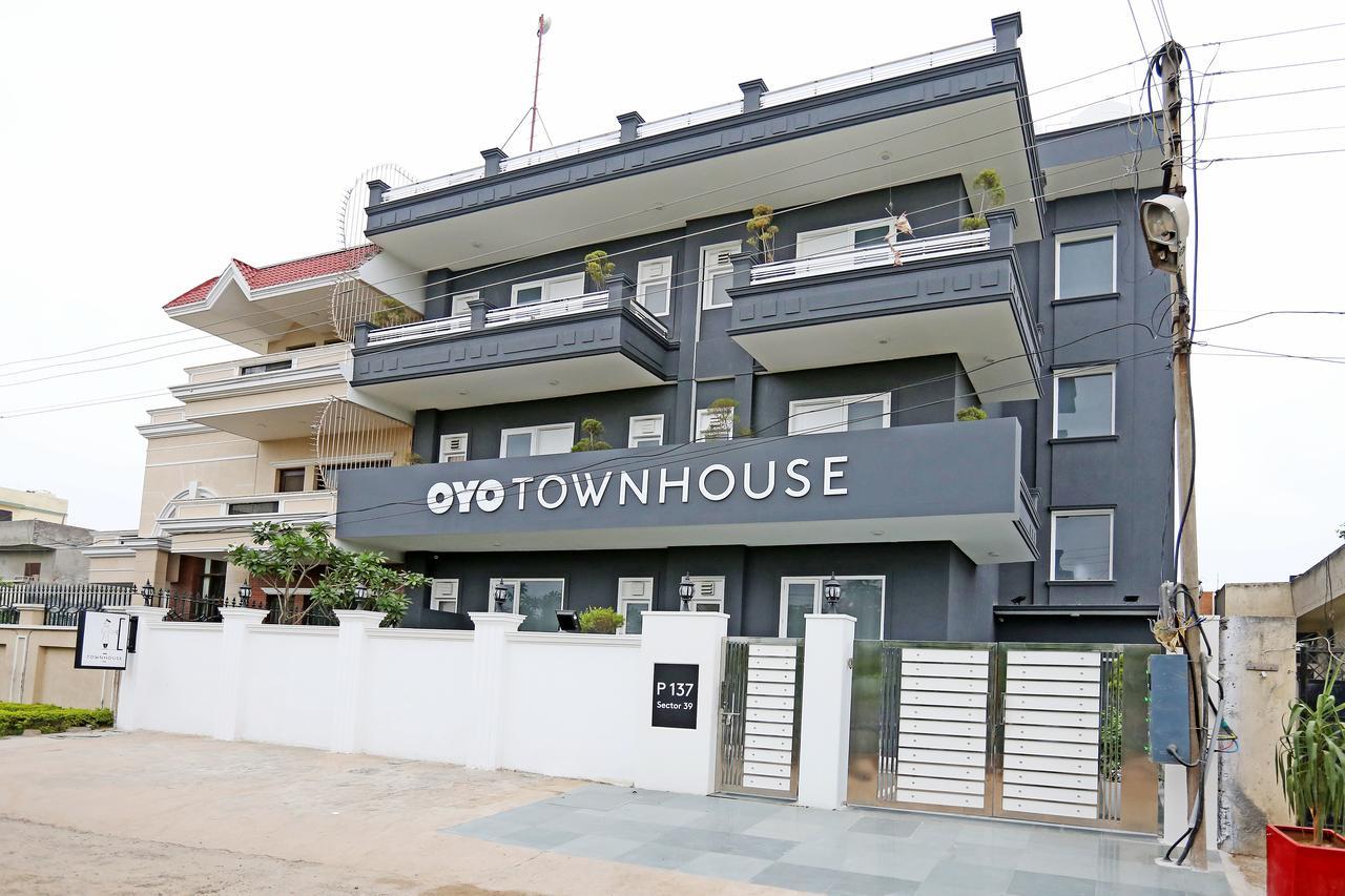 Hotel Oyo Townhouse 018 Medanta Gurgaon Exterior foto