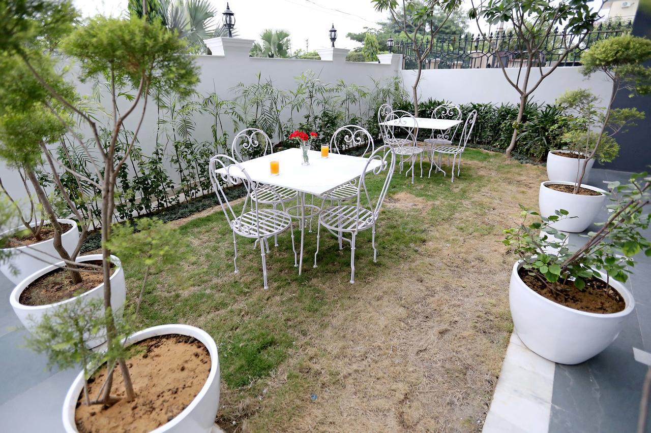 Hotel Oyo Townhouse 018 Medanta Gurgaon Exterior foto